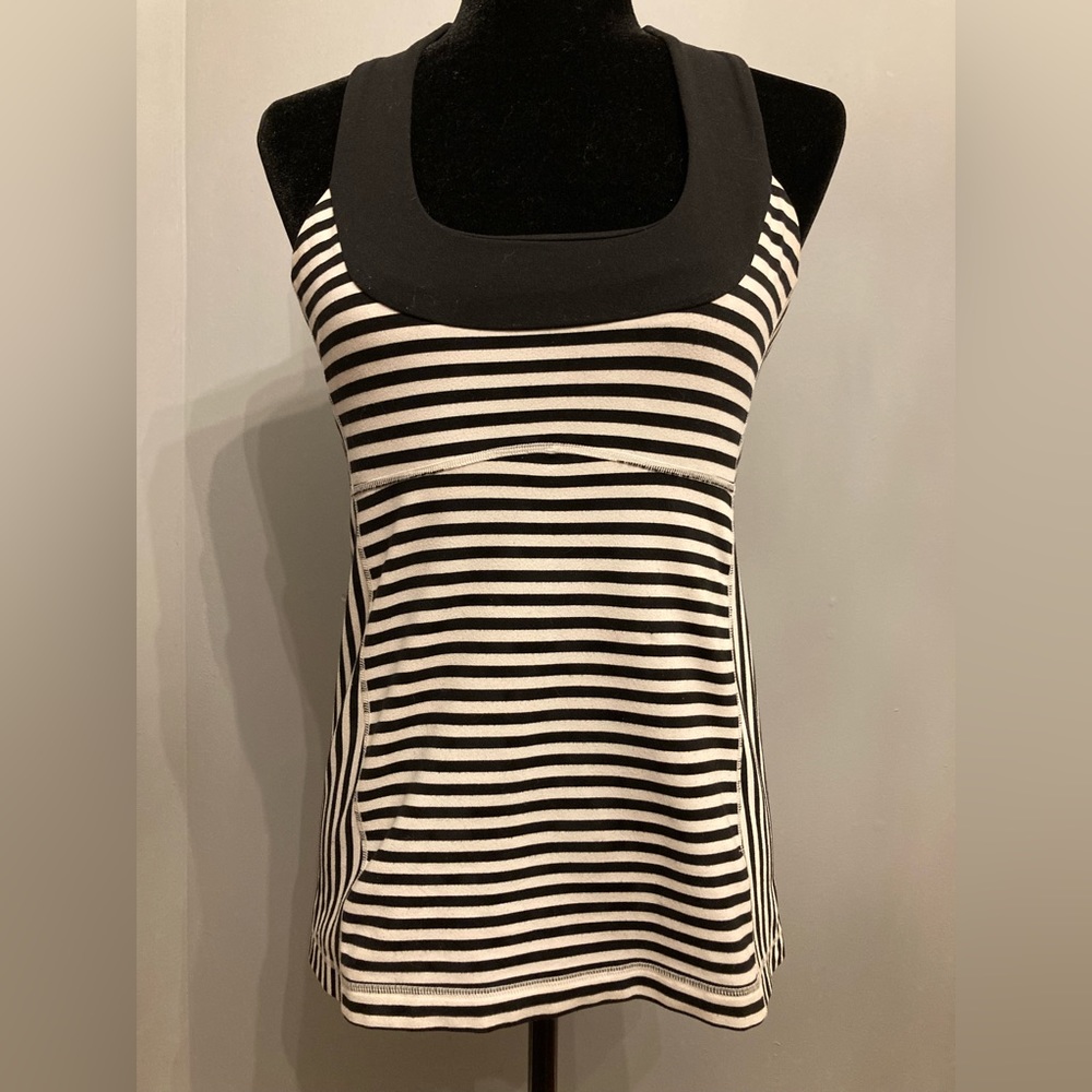 Used LULULEMON Top, size 8